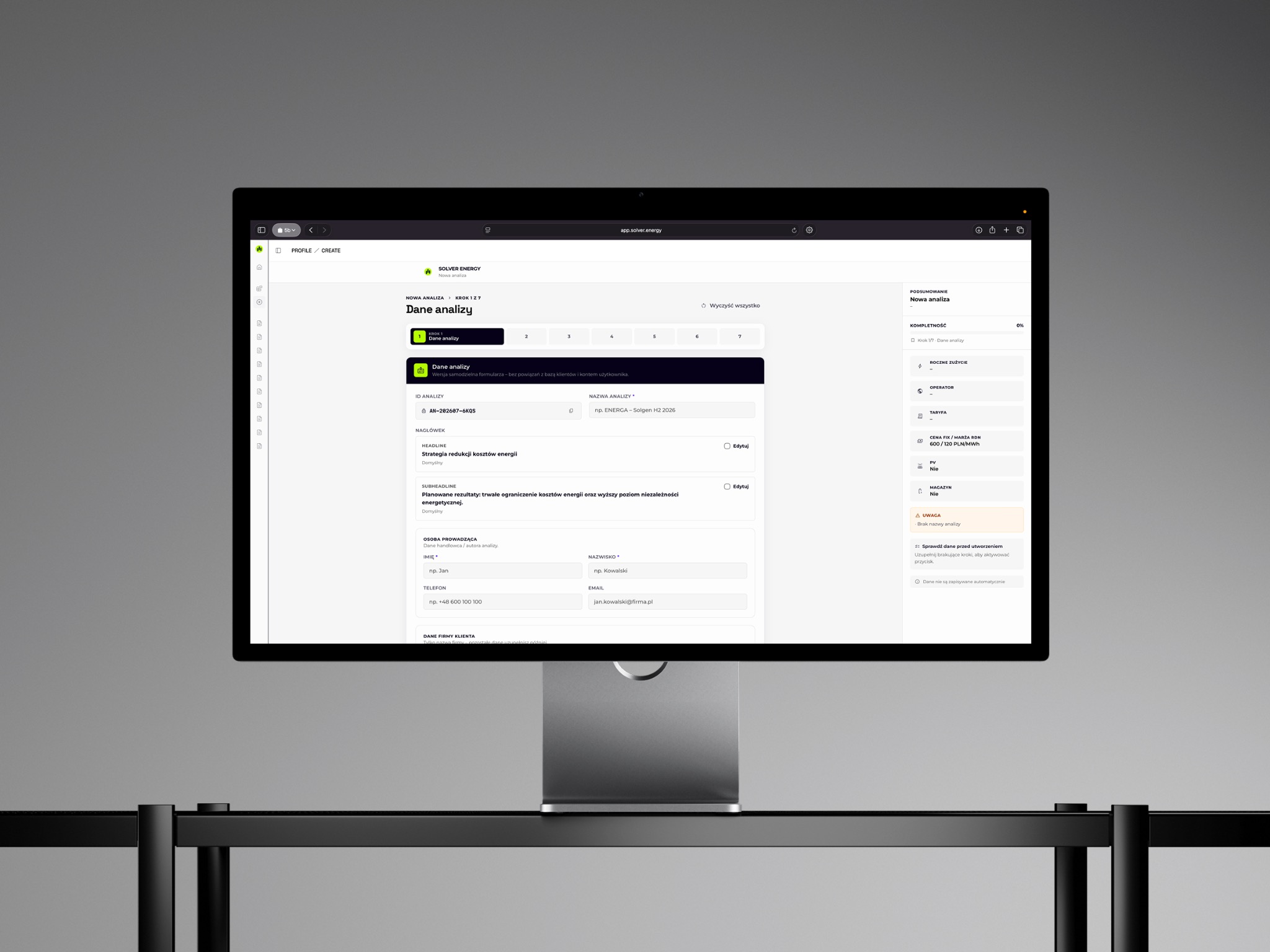 Poglądowy mockup platformy SOLVER ENERGY wyświetlony na monitorze.